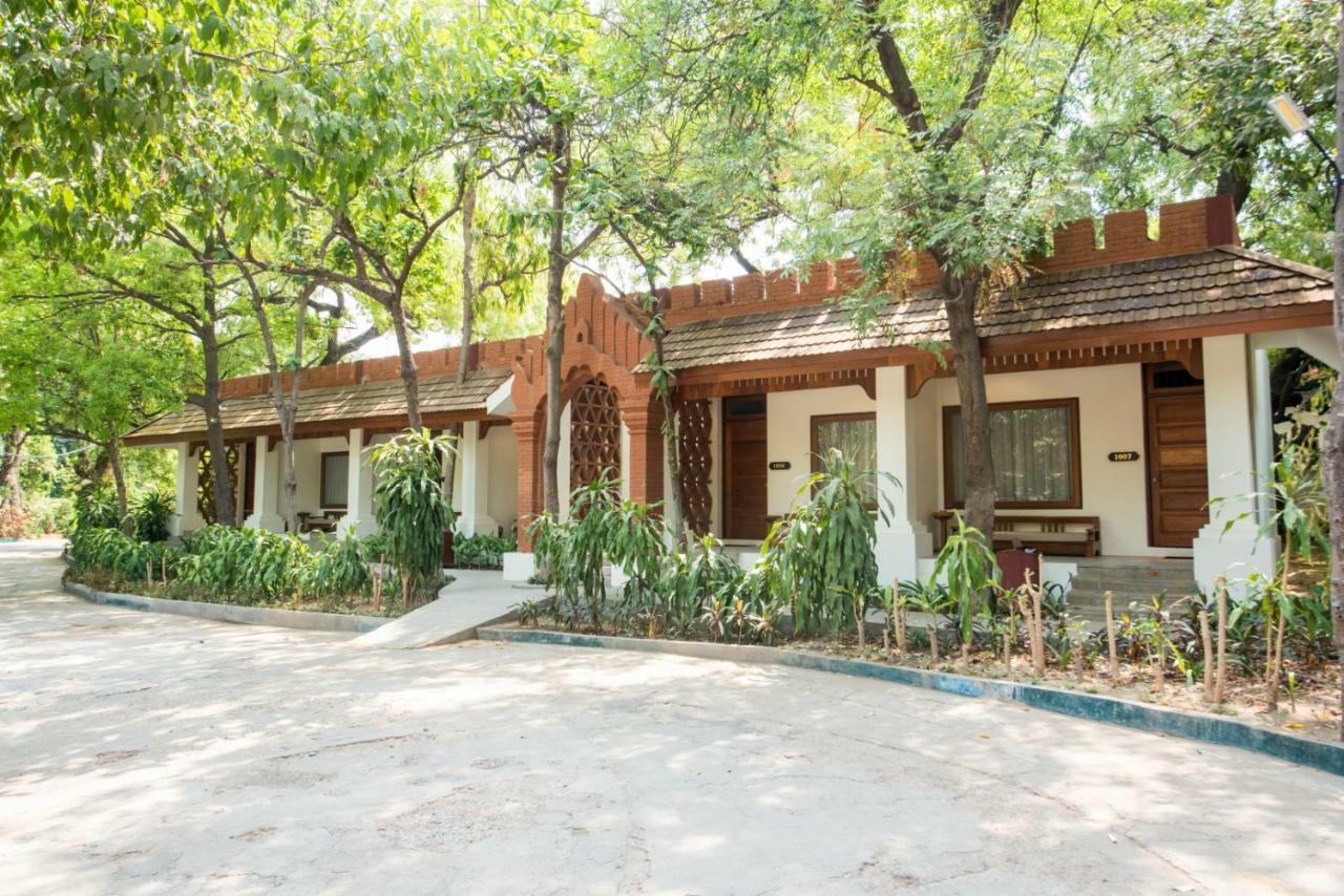 Bagan Thande Hotel - Old Баган Екстериор снимка